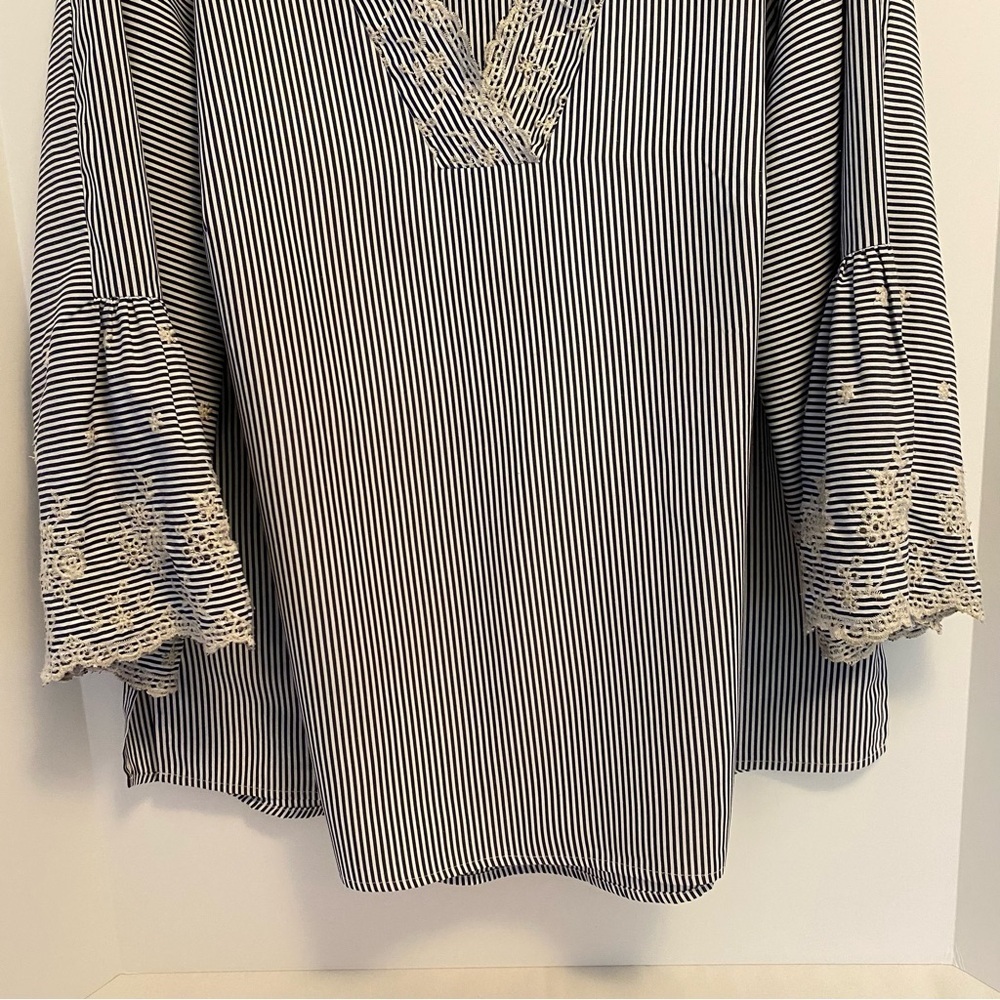 Rafaella Women's Embroidered Bell Sleeve Stripe Top Blue White Plus Size 1X - Picture 4 of 11